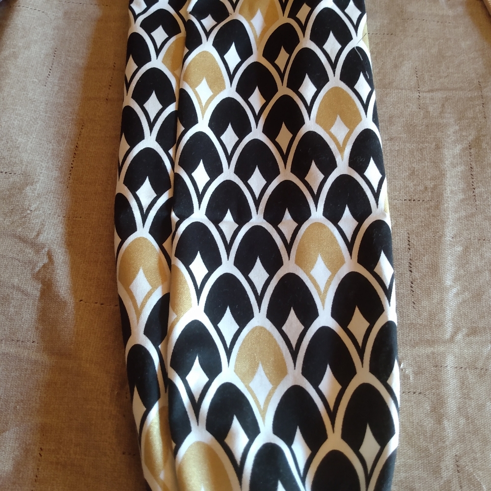 Black and Gold plastic bag holder